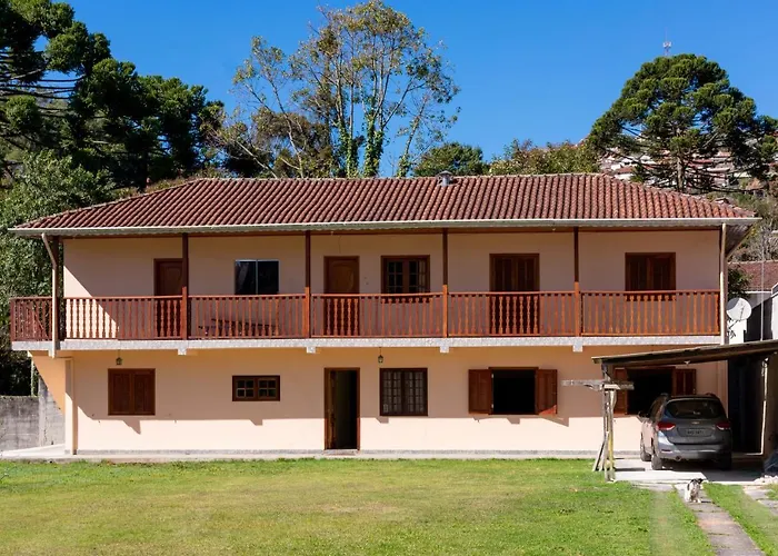 Casa Com Grande Quintal Em Campos Do Jordao
